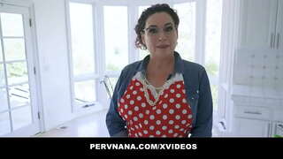 ���્રેની અમાન્દા રાયડર સિક્રેટ વ્યવસાય બતાવે છે તેના Stepgrandson પ્રથમ હાથ