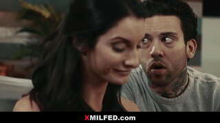 Żona i detektyw - zboczeniec - XMILFED.com