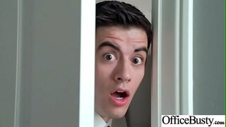 Slet Meisie (Diamond Jackson) Met Ronde Groot Tiete Kry Vasgespyker In die Kantoor vid-09