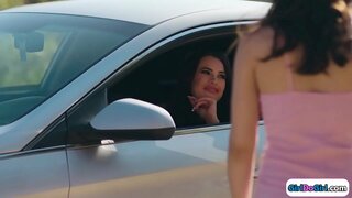 שלוש סופר חם נערות קולג &#039; להתמזמז על המיטה.שניים מהם למצוץ את הג &#039; ינג &#039;ית חברים שדיים מוצקים לפני אחד מלקק לה 19yo gfs הכוס בזמן facesitting הג&#039; ינג &#039; ית.הנוער הילדה אוכלת את הכוס ואז הם לשפשף את כל האחרים הכוס עד שהם בהצטיינות