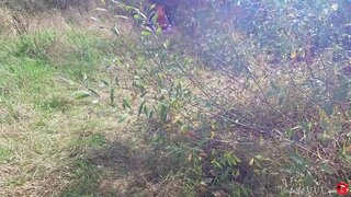 Svetimas Pakliuvom Catwoman Į Burną Po Meditacijos, Miško