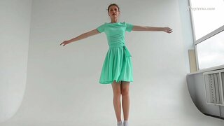 Super gimnastičarka fleksibilan balerina dušo Alija
